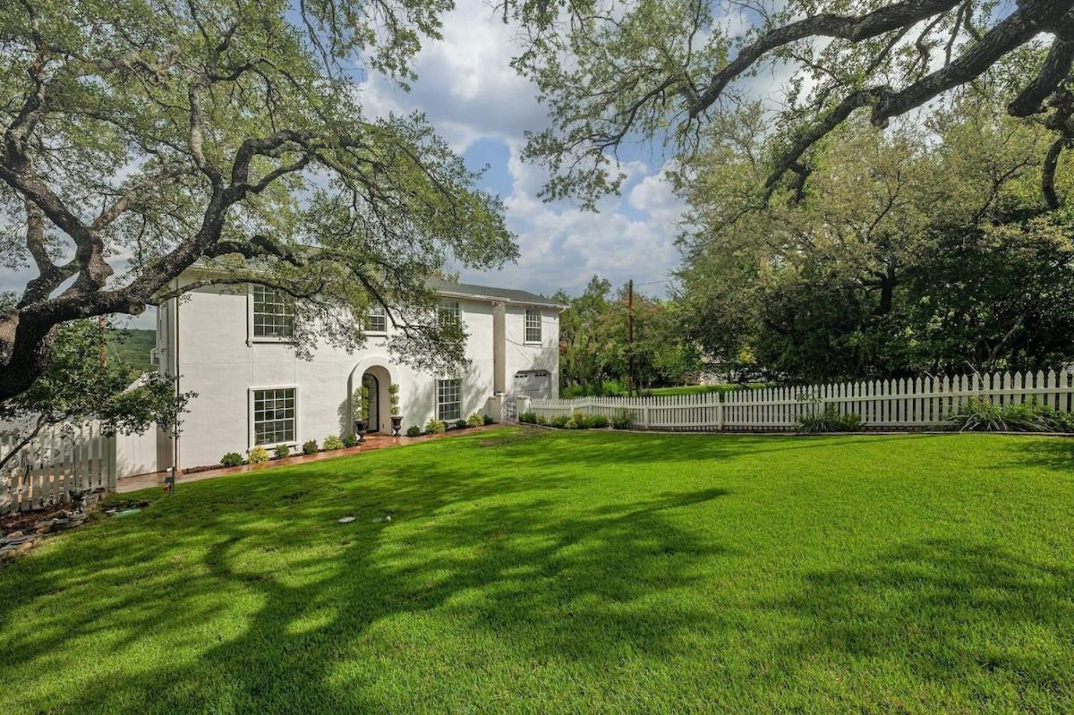 Chateau Lake Austin Exteriör bild
